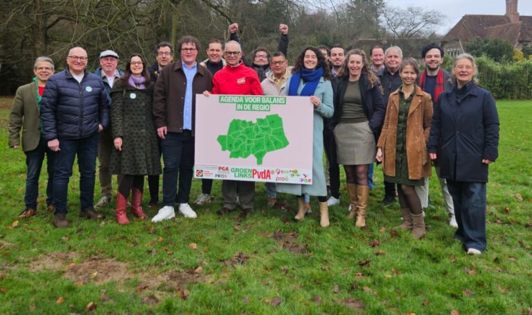 groepsfoto ondertekening Links Manifest